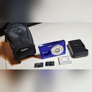 SONY Cyber-Shot DSC-W330 Digital Camera w/ 4x Wide Angle Zoom 14.1MP-Blue